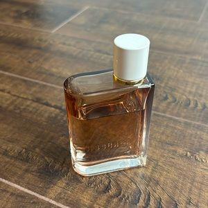 BURBERRY // Her Intense // 50ml